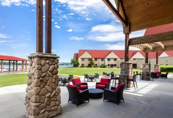 Arrowwood Resort at Cedar Shore has Balcony rooms