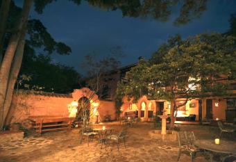 Hotel Plazuela de San Agust  n allows 18 year olds to book a room