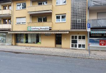 G  stehaus am Heuss-Platz allows 18 year olds to book a room