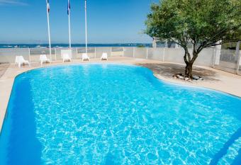 H  tel L Oc  ane has Balcony rooms