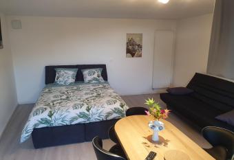 Chez marie poppins has rooms with a private hot tub