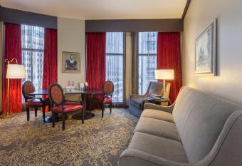 Grand Bohemian Orlando, Autograph Collection has rooms with a private hot tub