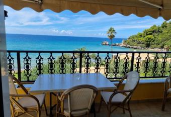 Corfu Glyfada Beach Apartment 40 has Balcony rooms