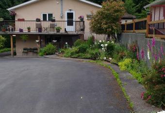 Hummers Haven Bed and Breakfast allows 18 year olds to book a room