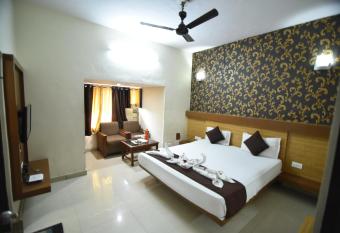 Hotel Vaishnavi has Balcony rooms