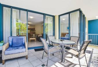 1 Bedroom - Private Managed Oaks Resort - Pool and Beach - Alex has rooms with a private hot tub