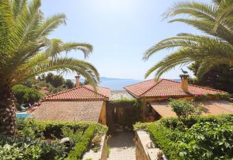 Absolute vacation luxury Villa Stratos near sea majestic view allows 18 year olds to book a room