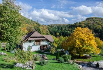 Mi  kar Rooms has Balcony rooms