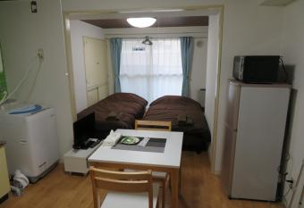                                                                                           e507 has Balcony rooms