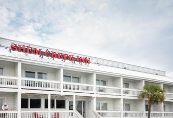Shem Creek Inn has Balcony rooms