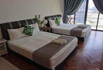 Landmark Superb Coastline View Studio # Netflix # Fast Wifi # Atari has Balcony rooms