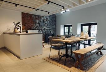 Le Parvis - Le Cercle allows 18 year olds to book a room