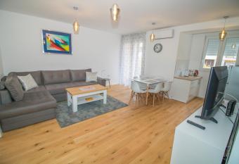 Luxury Apartment in City Center II has Balcony rooms