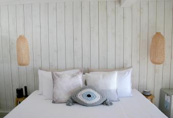 The Surfside Hotel has Balcony rooms