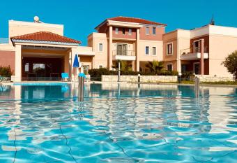 Golden Victory has Balcony rooms