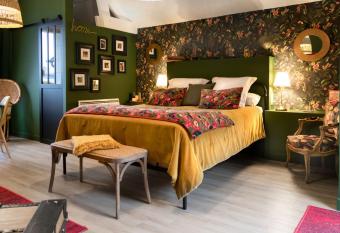 Les Patis allows 18 year olds to book a room