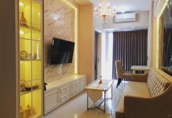 Luxury 2 Bed Room Anderson Apartment Pakuwon Mall has Balcony rooms