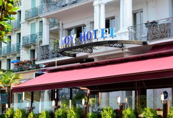 Savoy H  tel Evian allows 18 year olds to book a room