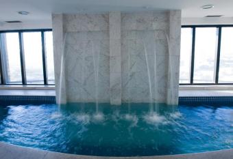 Airport Business Flat Guarulhos - S  o Paulo allows 18 year olds to book a room