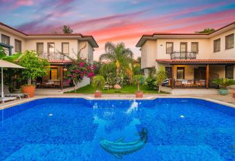 Mavi Deniz Konuk Evi has Balcony rooms