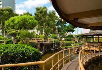 Pagoda Hotel allows 18 year olds to book a room