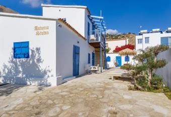 ANTONIA STUDIOS has Balcony rooms