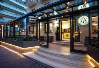 Hotel Philadelphia has Balcony rooms