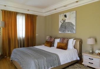 Villa Moments - Guest House has Balcony rooms