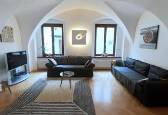 Apartment Sophie - Old Town allows 18 year olds to book a room