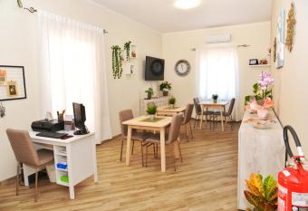 B&B MONDAY has Balcony rooms