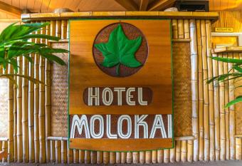 Hotel Molokai allows 18 year olds to book a room
