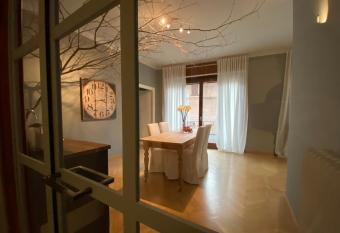 Momi has Balcony rooms