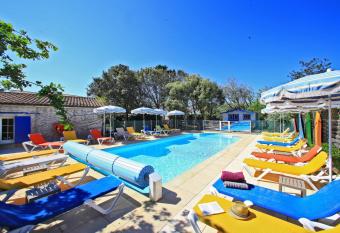 Logis H  tel de la Plage has Balcony rooms