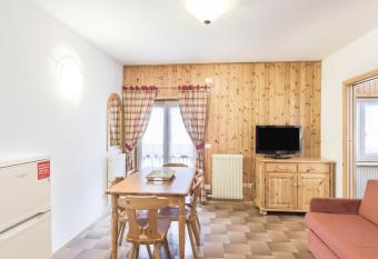 Cesa Ciampac 8 has Balcony rooms