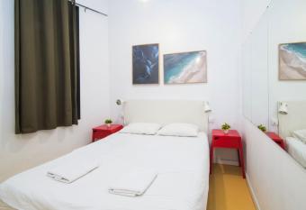 elPilar Raval has Balcony rooms