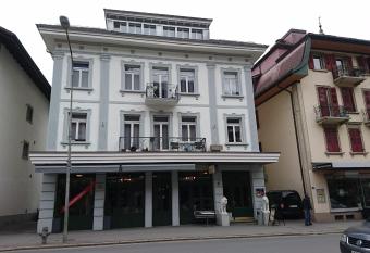 Apartment Kayser allows 18 year olds to book a room