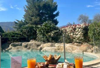 Auberge Du Roua has Balcony rooms