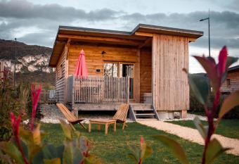 Les Lodges de la ViaRh  na / cabane-spa has Balcony rooms