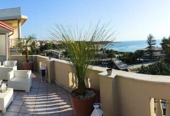 Hotel Lungomare has Balcony rooms
