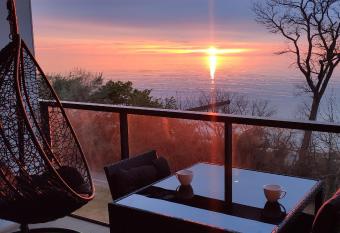 Sea View Moss VIP Apartment has Balcony rooms