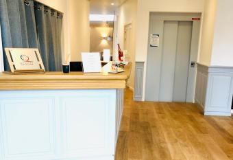 H  tel Porte Mars Reims Gare Centre Arena allows 18 year olds to book a room