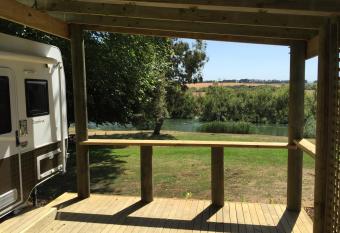 Longford Riverside Caravan Park has Balcony rooms