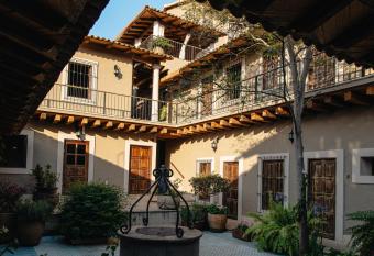 Do  a Francisca Hotel Boutique allows 18 year olds to book a room