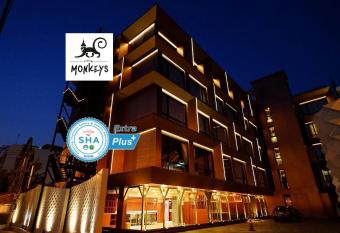 4 Monkeys Hotel has rooms with a private hot tub