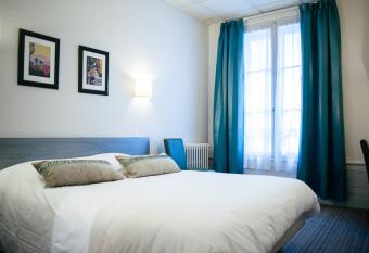 H  tel Carmin allows 18 year olds to book a room