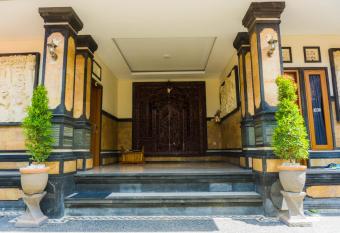 Cakra House has Balcony rooms