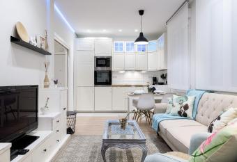 C  modo y Acogedor en el Centro de Bilbao allows 18 year olds to book a room