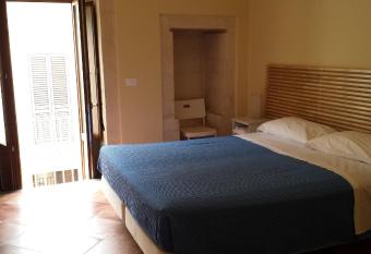 Iblea Paradise has Balcony rooms