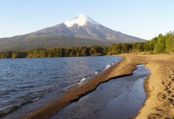 Caba  as Vista al Lago has Balcony rooms