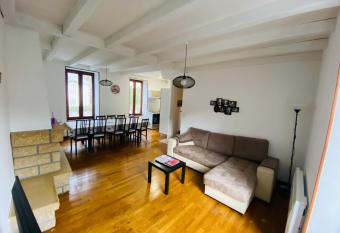 R  sidence Les P  querettes N3 allows 18 year olds to book a room